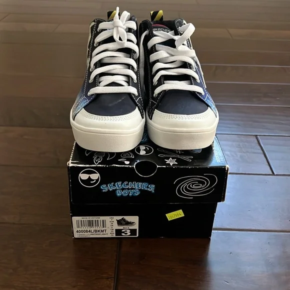 Skechers Boys High-Top Sneakers - Black and White with Astronaut Design, Size 3 - Picture 5 of 9